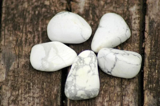 Howlite : La pierre qui vous veut du bien ?